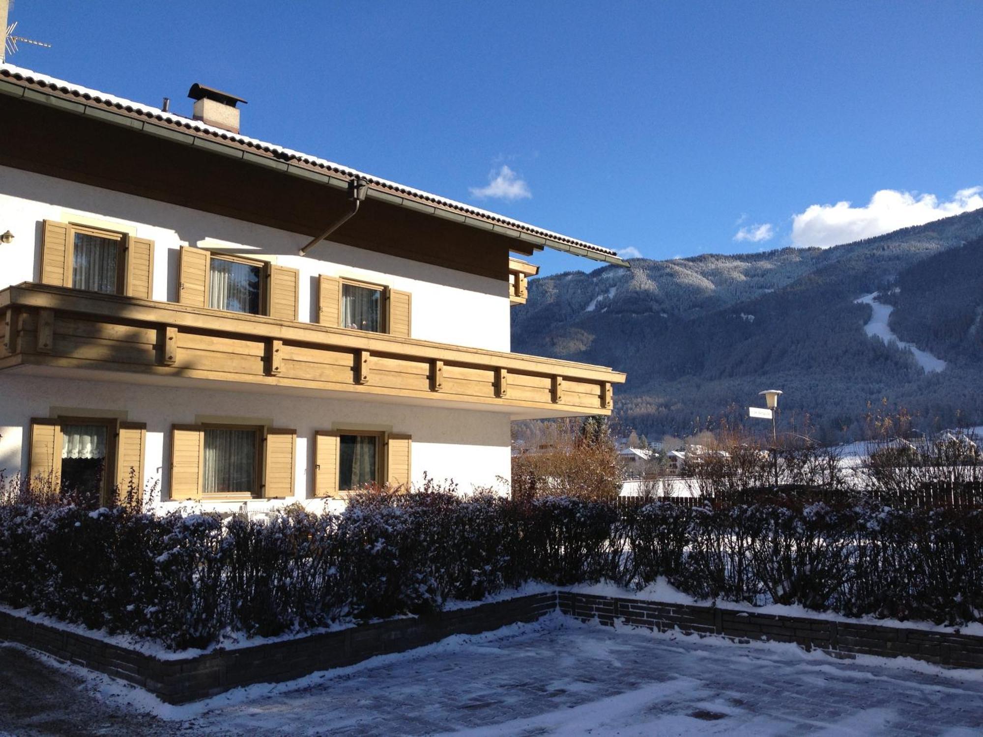 Appartments Hilber Brunico Bagian luar foto